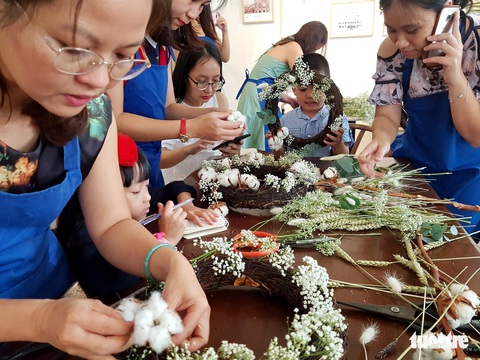 Khách đặt quá nhiều, cửa hàng hoa ngưng nhận trực tuyến - Ảnh 3. Khách đặt quá nhiều, cửa hàng hoa ngưng nhận trực tuyến - Ảnh 3.