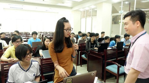 Tìm môi trường để giỏi tiếng Anh - Ảnh 1. Tìm môi trường để giỏi tiếng Anh - Ảnh 1.