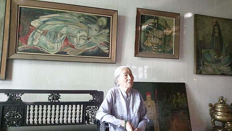 Truy tìm vàng son còn sót lại ở cố đô - Ảnh 1. Truy tìm vàng son còn sót lại ở cố đô - Ảnh 1.