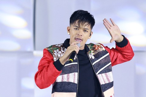 Trọng Hiếu hóa Micheal Jackson trong Music Home - Ảnh 1. Trọng Hiếu hóa Micheal Jackson trong Music Home - Ảnh 1.