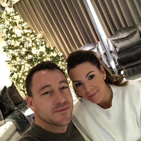 Ronaldo, Harry Kane, Lewandowski,... làm gì trong đêm Noel? - Ảnh 6. Ronaldo, Harry Kane, Lewandowski,... làm gì trong đêm Noel? - Ảnh 6.