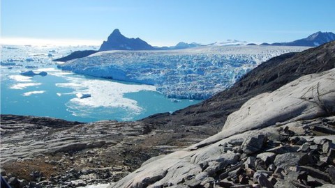 Băng trên đảo Greenland tan giữa mùa đông - Ảnh 1. Băng trên đảo Greenland tan giữa mùa đông - Ảnh 1.