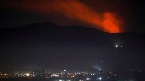 Syria bắn hạ loạt tên lửa bất ngờ của Israel trong đêm - Ảnh 1. Syria bắn hạ loạt tên lửa bất ngờ của Israel trong đêm - Ảnh 1.