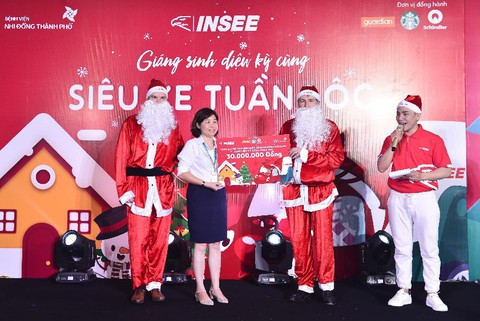Siêu xe Tuần Lộc - cùng thiếu nhi đón Giáng sinh diệu kỳ - Ảnh 16. Siêu xe Tuần Lộc - cùng thiếu nhi đón Giáng sinh diệu kỳ - Ảnh 16.