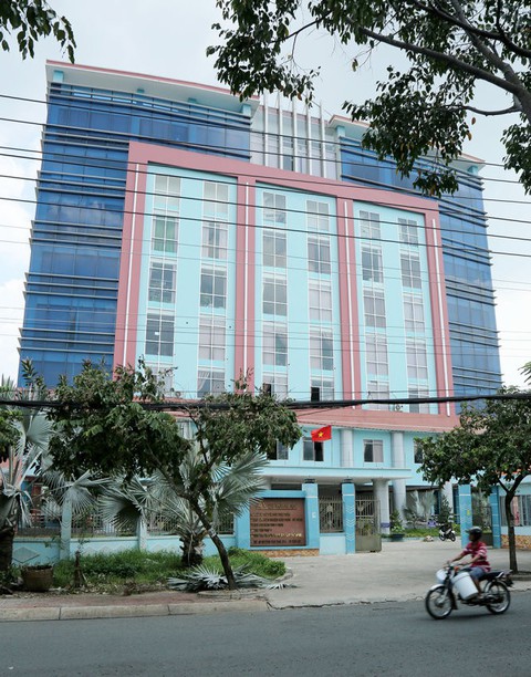 Tỉnh ủy Long An yêu cầu sớm kết luận vụ khởi tố nguyên giám đốc Sở Y tế - Ảnh 1. Tỉnh ủy Long An yêu cầu sớm kết luận vụ khởi tố nguyên giám đốc Sở Y tế - Ảnh 1.