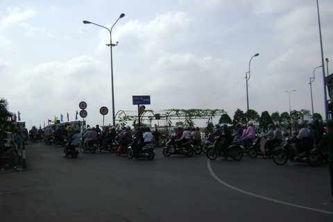 Phà Cát Lái và Bình Khánh tăng chuyến, không tăng giá Tết dương lịch - Ảnh 1. Phà Cát Lái và Bình Khánh tăng chuyến, không tăng giá Tết dương lịch - Ảnh 1.