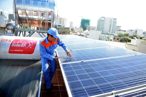 Cần 42 tỉ USD để phát triển điện mặt trời - Ảnh 1. Cần 42 tỉ USD để phát triển điện mặt trời - Ảnh 1.