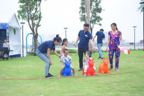 Giáng sinh rộn ràng tại những khu đô thị lớn tại Sài Gòn - Ảnh 3. Giáng sinh rộn ràng tại những khu đô thị lớn tại Sài Gòn - Ảnh 3.