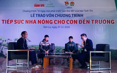 Trao vốn Tiếp sức nhà nông cho con đến trường tại Sơn La - Ảnh 2. Trao vốn Tiếp sức nhà nông cho con đến trường tại Sơn La - Ảnh 2.