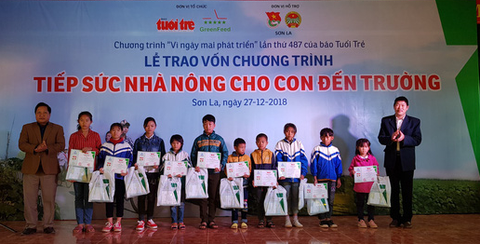 Trao vốn Tiếp sức nhà nông cho con đến trường tại Sơn La - Ảnh 3. Trao vốn Tiếp sức nhà nông cho con đến trường tại Sơn La - Ảnh 3.