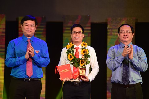 Trao quả cầu vàng cho 10 tài năng trẻ khoa học công nghệ - Ảnh 5. Trao quả cầu vàng cho 10 tài năng trẻ khoa học công nghệ - Ảnh 5.