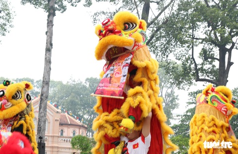 108 con lân nhả 108 chữ Tài - Lộc chúc phúc năm mới - Ảnh 4. 108 con lân nhả 108 chữ Tài - Lộc chúc phúc năm mới - Ảnh 4.