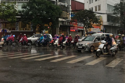 Cảnh báo đợt rét hại gây mưa rất lớn ở các tỉnh Trung bộ - Ảnh 1. Cảnh báo đợt rét hại gây mưa rất lớn ở các tỉnh Trung bộ - Ảnh 1.