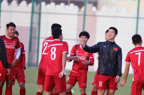 Tuyển VN tập buổi đầu tiên tại Doha chuẩn bị cho Asian Cup 2019 - Ảnh 1. Tuyển VN tập buổi đầu tiên tại Doha chuẩn bị cho Asian Cup 2019 - Ảnh 1.