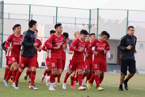 Tuyển VN tập buổi đầu tiên tại Doha chuẩn bị cho Asian Cup 2019 - Ảnh 2. Tuyển VN tập buổi đầu tiên tại Doha chuẩn bị cho Asian Cup 2019 - Ảnh 2.