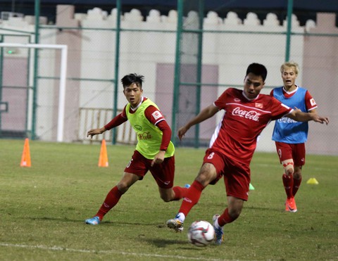 Tuyển VN tập buổi đầu tiên tại Doha chuẩn bị cho Asian Cup 2019 - Ảnh 4. Tuyển VN tập buổi đầu tiên tại Doha chuẩn bị cho Asian Cup 2019 - Ảnh 4.