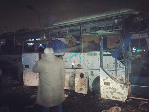 Video vụ đánh bom xe bus chở du khách Việt tại Ai Cập - Ảnh 5. Video vụ đánh bom xe bus chở du khách Việt tại Ai Cập - Ảnh 5.