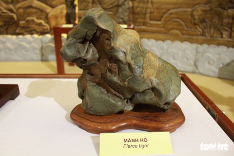 Nhà sưu tập Phan Khôi triển lãm đá cảnh Suiseki tại Đà Nẵng - Ảnh 16. Nhà sưu tập Phan Khôi triển lãm đá cảnh Suiseki tại Đà Nẵng - Ảnh 16.