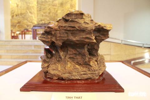 Nhà sưu tập Phan Khôi triển lãm đá cảnh Suiseki tại Đà Nẵng - Ảnh 19. Nhà sưu tập Phan Khôi triển lãm đá cảnh Suiseki tại Đà Nẵng - Ảnh 19.