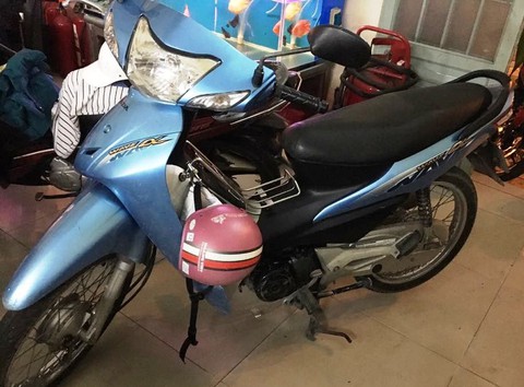 Trinh sát phục bắt đôi nam nữ trộm xe người ngủ bên đường - Ảnh 2. Trinh sát phục bắt đôi nam nữ trộm xe người ngủ bên đường - Ảnh 2.