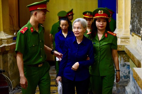 Ông Trần Phương Bình ân hận vì suốt 10 năm che giấu sai phạm - Ảnh 3. Ông Trần Phương Bình ân hận vì suốt 10 năm che giấu sai phạm - Ảnh 3.