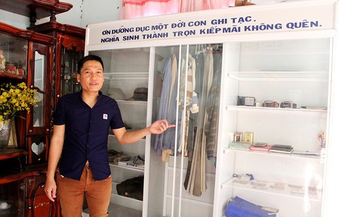 Chiếc tủ kỷ vật của cha - Ảnh 1. Chiếc tủ kỷ vật của cha - Ảnh 1.