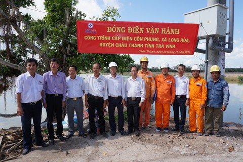 Trà Vinh: “Ốc đảo” Cồn Phụng đã có điện lưới quốc gia - Ảnh 2. Trà Vinh: “Ốc đảo” Cồn Phụng đã có điện lưới quốc gia - Ảnh 2.