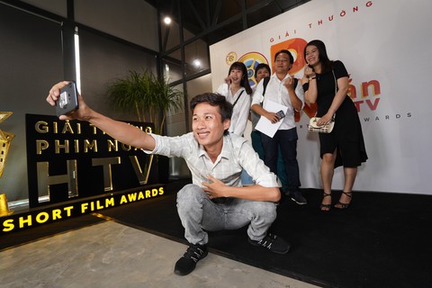 Giải thưởng Phim ngắn HTV 2018: Đường lùi nào cho những đam mê? - Ảnh 4. Giải thưởng Phim ngắn HTV 2018: Đường lùi nào cho những đam mê? - Ảnh 4.
