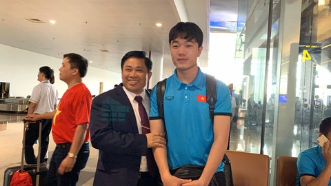 Tuyển Việt Nam về đến Hà Nội chờ Philippines - Ảnh 9. Tuyển Việt Nam về đến Hà Nội chờ Philippines - Ảnh 9.