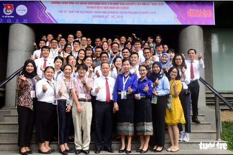 Đại biểu tàu Thanh niên Đông Nam Á - Nhật Bản thăm báo Tuổi Trẻ - Ảnh 1. Đại biểu tàu Thanh niên Đông Nam Á - Nhật Bản thăm báo Tuổi Trẻ - Ảnh 1.