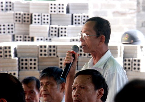 Dân giữ người để phản đối dự án điện mặt trời tại Bình Định - Ảnh 1. Dân giữ người để phản đối dự án điện mặt trời tại Bình Định - Ảnh 1.