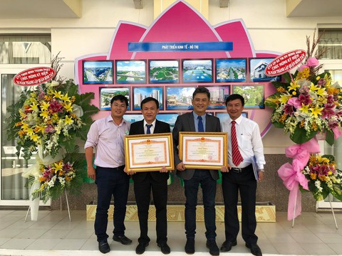 Qui Phúc đón nhận bằng khen Thủ Tướng Chính Phủ - Ảnh 3. Qui Phúc đón nhận bằng khen Thủ Tướng Chính Phủ - Ảnh 3.