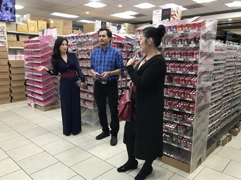 Hồng Đào - Hồng Vân - Thúy Nga đại náo trong Nailbiz đại chiến - Ảnh 3. Hồng Đào - Hồng Vân - Thúy Nga đại náo trong Nailbiz đại chiến - Ảnh 3.