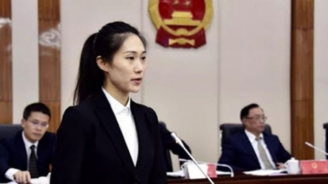 Dân Trung Quốc xôn xao vì nữ phó thị trưởng 28 tuổi - Ảnh 1. Dân Trung Quốc xôn xao vì nữ phó thị trưởng 28 tuổi - Ảnh 1.