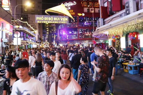 23h15, Tuổi Trẻ truyền hình trực tiếp lễ hội chào năm mới 2019 tại TP.HCM, Đà Nẵng, Hà Nội - Ảnh 6. 23h15, Tuổi Trẻ truyền hình trực tiếp lễ hội chào năm mới 2019 tại TP.HCM, Đà Nẵng, Hà Nội - Ảnh 6.