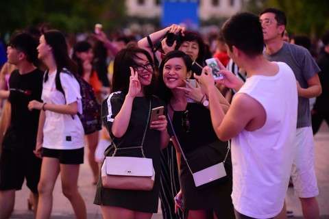 23h15, Tuổi Trẻ truyền hình trực tiếp lễ hội chào năm mới 2019 tại TP.HCM, Đà Nẵng, Hà Nội - Ảnh 7. 23h15, Tuổi Trẻ truyền hình trực tiếp lễ hội chào năm mới 2019 tại TP.HCM, Đà Nẵng, Hà Nội - Ảnh 7.