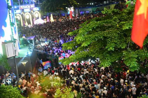 23h15, Tuổi Trẻ truyền hình trực tiếp lễ hội chào năm mới 2019 tại TP.HCM, Đà Nẵng, Hà Nội - Ảnh 13. 23h15, Tuổi Trẻ truyền hình trực tiếp lễ hội chào năm mới 2019 tại TP.HCM, Đà Nẵng, Hà Nội - Ảnh 13.