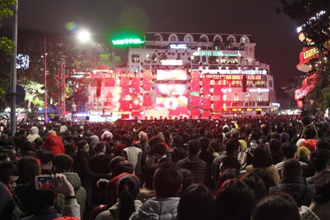 23h15, Tuổi Trẻ truyền hình trực tiếp lễ hội chào năm mới 2019 tại TP.HCM, Đà Nẵng, Hà Nội - Ảnh 14. 23h15, Tuổi Trẻ truyền hình trực tiếp lễ hội chào năm mới 2019 tại TP.HCM, Đà Nẵng, Hà Nội - Ảnh 14.