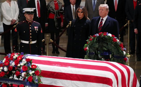 Xúc động hình ảnh chú chó Sully trung thành của ông Bush ‘cha’ - Ảnh 6. Xúc động hình ảnh chú chó Sully trung thành của ông Bush ‘cha’ - Ảnh 6.