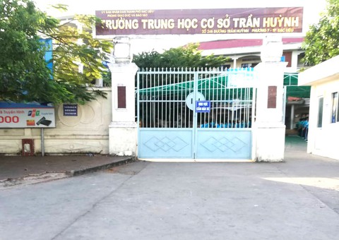 Phụ huynh ăn thua đủ với giáo viên vì vứt quần short của con mình - Ảnh 2. Phụ huynh ăn thua đủ với giáo viên vì vứt quần short của con mình - Ảnh 2.