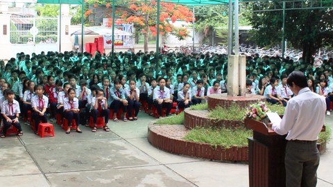 Chiếc quần short trên bàn, chuyện nhỏ nhưng cần suy nghĩ lớn - Ảnh 1. Chiếc quần short trên bàn, chuyện nhỏ nhưng cần suy nghĩ lớn - Ảnh 1.