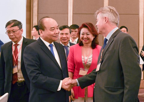 58% doanh nghiệp kêu chuyện giấy phép con - Ảnh 1. 58% doanh nghiệp kêu chuyện giấy phép con - Ảnh 1.