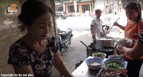 Nhớ mãi quán phở ông Tư Lùn - Ảnh 1. Nhớ mãi quán phở ông Tư Lùn - Ảnh 1.