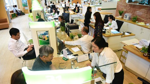 Ngành thuế yêu cầu cung cấp thông tin tài khoản: ngân hàng lo bị lạm dụng - Ảnh 1. Ngành thuế yêu cầu cung cấp thông tin tài khoản: ngân hàng lo bị lạm dụng - Ảnh 1.