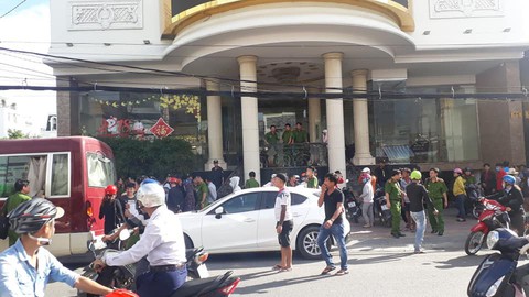 Phát hiện ma túy trong 22 phòng tại Karaoke Luxury Nha Trang - Ảnh 1. Phát hiện ma túy trong 22 phòng tại Karaoke Luxury Nha Trang - Ảnh 1.