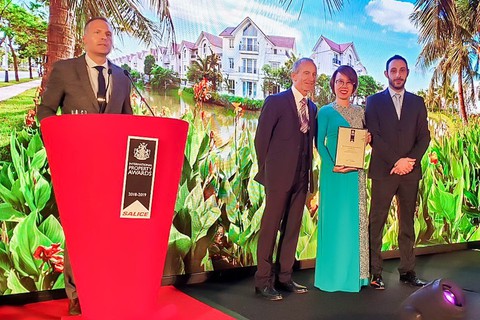 Vinhomes Riverside đạt giải “Bất động sản tốt nhất thế giới” năm 2018 - Ảnh 1. Vinhomes Riverside đạt giải “Bất động sản tốt nhất thế giới” năm 2018 - Ảnh 1.