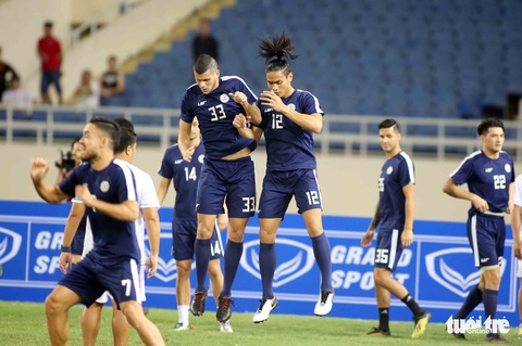HLV Eriksson muốn Phil Younghusband phá lưới tuyển VN - Ảnh 3.