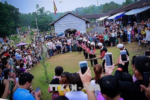 500.000 du khách đến với “ngôi nhà chung” của 54 dân tộc Việt Nam - Ảnh 1. 500.000 du khách đến với “ngôi nhà chung” của 54 dân tộc Việt Nam - Ảnh 1.