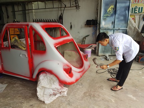Học sinh lớp 11 tự chế ôtô điện - Ảnh 3. Học sinh lớp 11 tự chế ôtô điện - Ảnh 3.