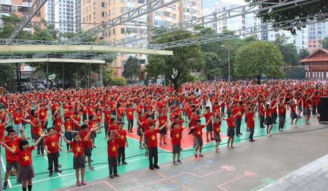 1.000 học trò nhảy Việt Nam ơi cực kỳ dễ thương trước bán kết 2 - Ảnh 3. 1.000 học trò nhảy Việt Nam ơi cực kỳ dễ thương trước bán kết 2 - Ảnh 3.